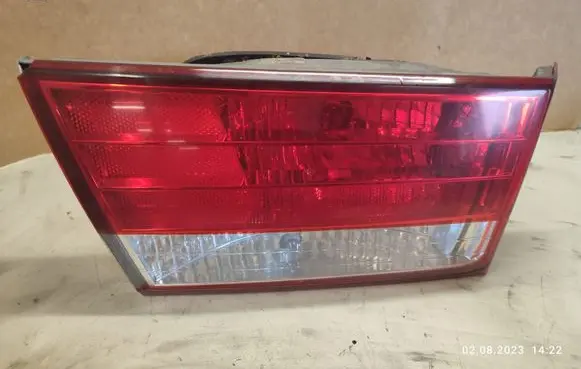 Hyundai Sonata Tailgate rear/tail lights 924033K0