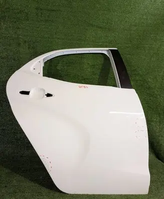 Toyota Yaris XP210 Rear door 