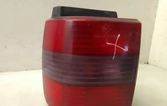 Volkswagen PASSAT B4 Rear/tail lights 3A9945111B
