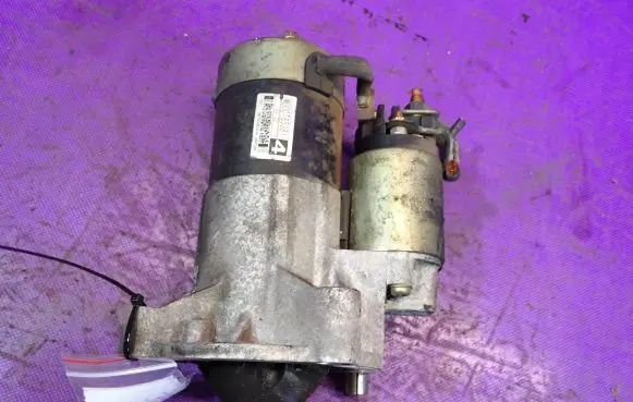 Peugeot 206 Starter motor M000T85381