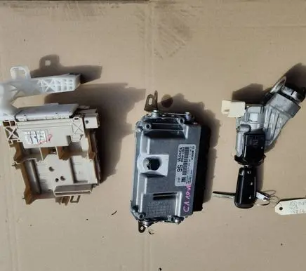 Citroen C1 Engine ECU kit and lock set 096610H560 8H180521