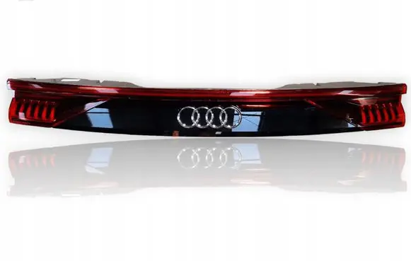 Tailgate rear/tail lights