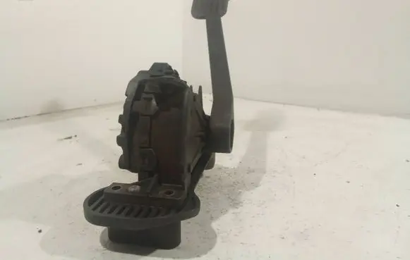 Volvo V70 Accelerator throttle pedal 00776922 9496822