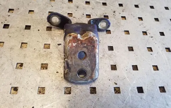 Nissan Almera N16 Front door upper hinge