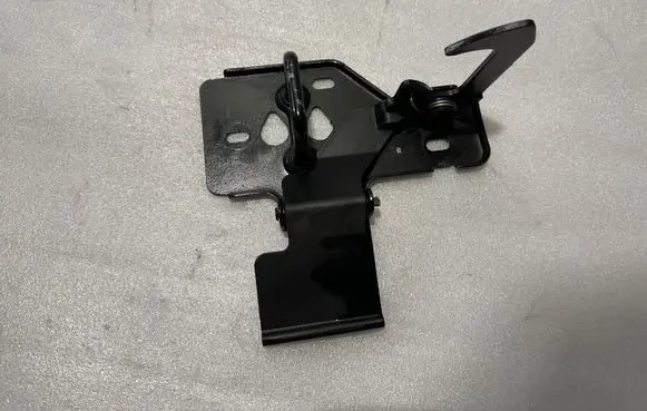 Porsche Cayenne (92A) Engine bonnet/hood lock/latch loop/hook 7P5823480A 7P5823480