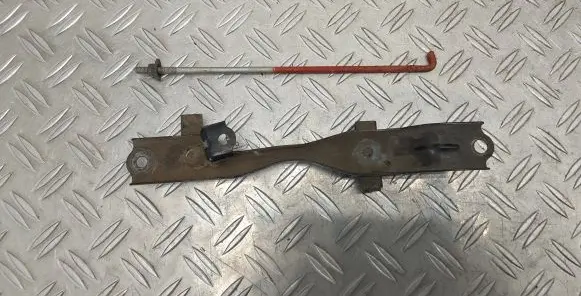 Toyota Auris 150 Battery bracket 