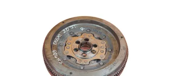 Volkswagen PASSAT B7 Dual mass flywheel CBB
