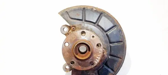 Volkswagen Golf V Front wheel hub