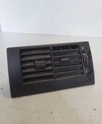 BMW 5 E39 Rear air vent grill 8391182