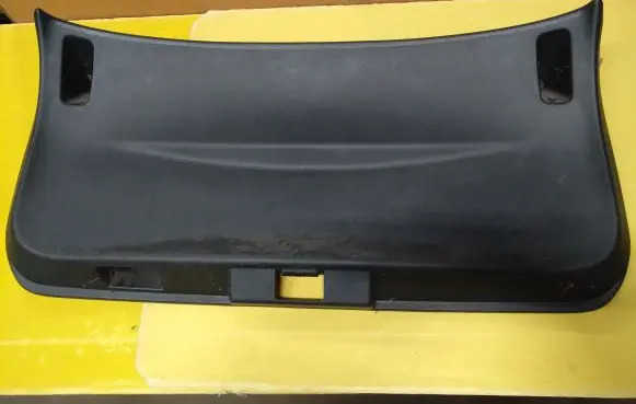 Renault Captur II Tailgate trim 909009758