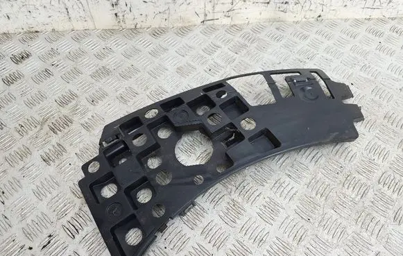 Front bumper mounting bracket