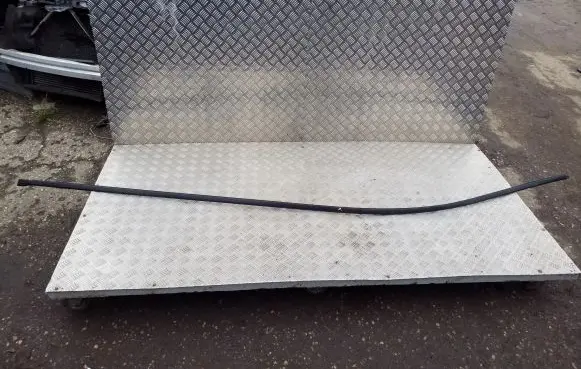 Roof trim bar molding cover
