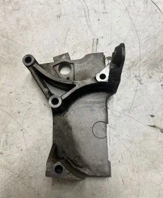 Dacia Logan VAN Engine mounting bracket 8200101196