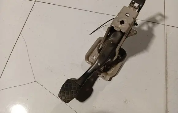 Seat Leon (1P) Brake pedal 1K1721057N