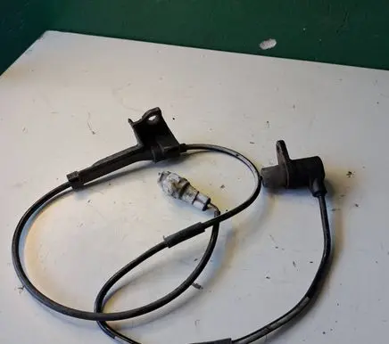 Toyota Corolla Verso AR10 ABS brake wheel speed sensor 0265006