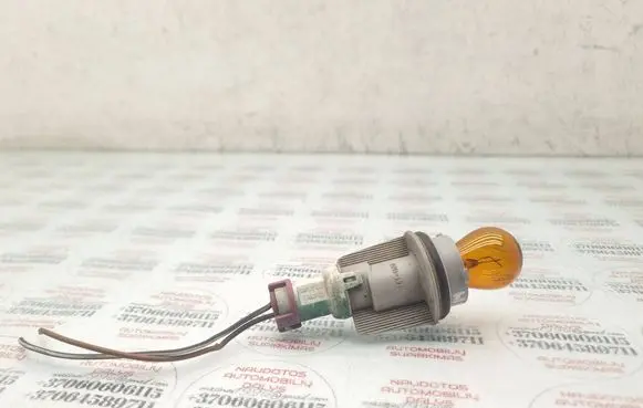 Audi A4 S4 B5 8D Headlight/headlamp bulb 813971955