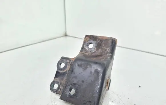 Hyundai i30 Engine mounting bracket