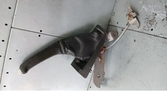 Volvo V70 Hand brake release handle 