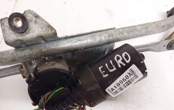 Volkswagen PASSAT B5 Wiper motor 8d1955113a