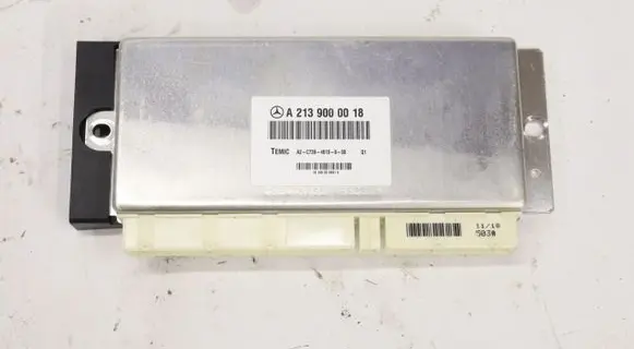Mercedes-Benz E W213 Air suspension control unit module (rear) 