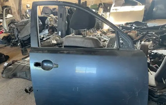 Mitsubishi L200 Front door