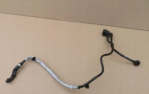 Mercedes-Benz GLC X253 C253 Engine coolant pipe/hose A2535013700