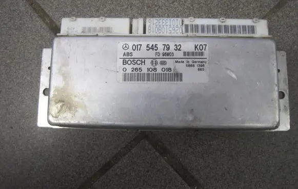 Mercedes-Benz C W202 ABS control unit/module 0175457932