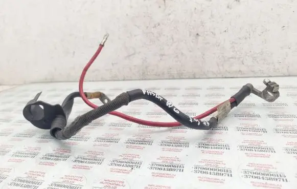 Volkswagen PASSAT B6 Positive cable (battery) 1K0971228L