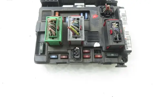 Peugeot Partner BSM Control unit T118470003 9643498880