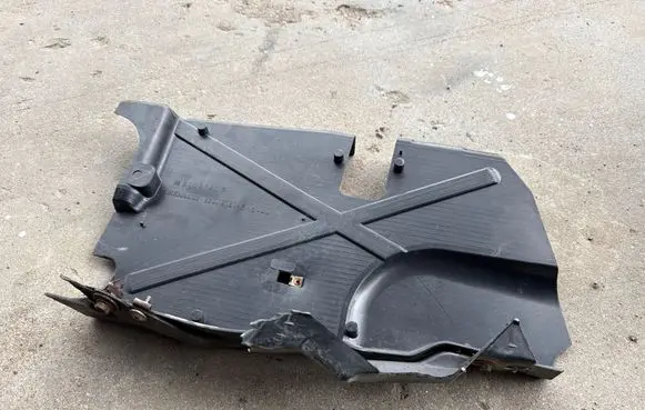 Engine splash shield/under tray