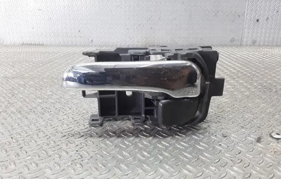 Nissan X-Trail T30 Front door interior handle