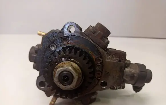 Opel Vivaro Fuel injection high pressure pump H8200950493 8200950493