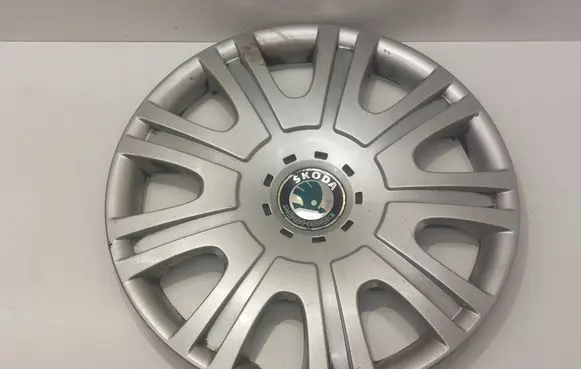 Skoda Octavia Mk2 (1Z) R15 wheel hub/cap/trim 1Z0601147E
