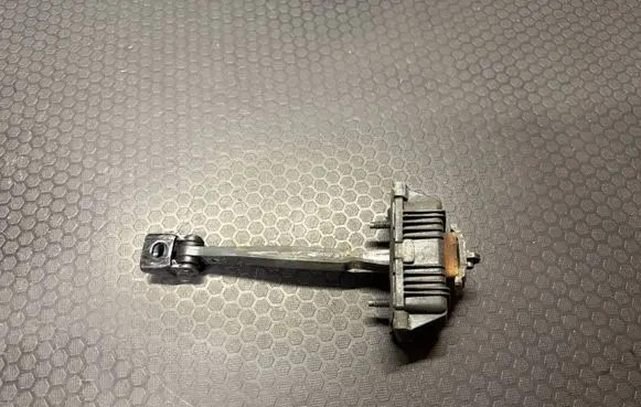 Jaguar XF X250 Rear door check strap stopper 8X23F27200AB C809A