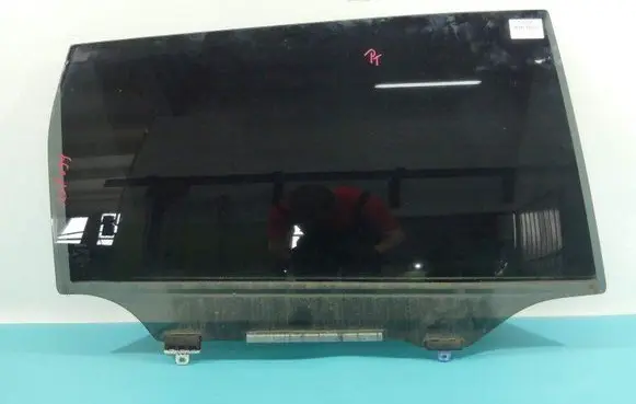 Rear door window glass