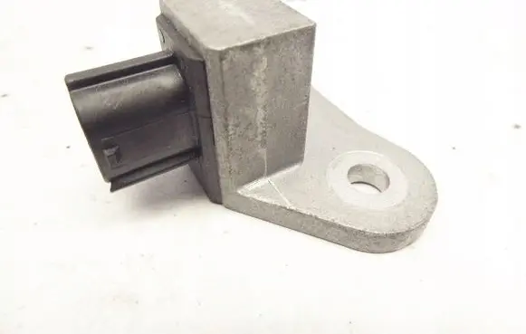 Nissan Qashqai+2 Airbag deployment crash/impact sensor
