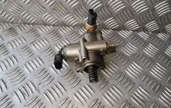 Audi A6 S6 C6 4F Fuel injection high pressure pump 06F127025H 06E906051K