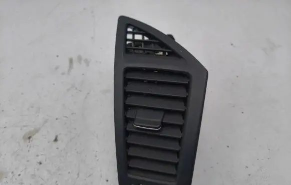 Hyundai i40 Dashboard side air vent grill/cover trim U09F78