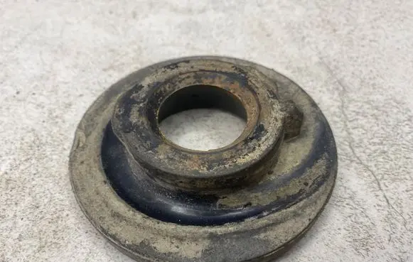 Volkswagen Golf V Rear coil spring rubber mount 