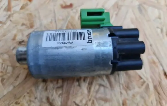 Volvo XC90 Seat adjustment motor RZ55AWA 913018103 QM203403