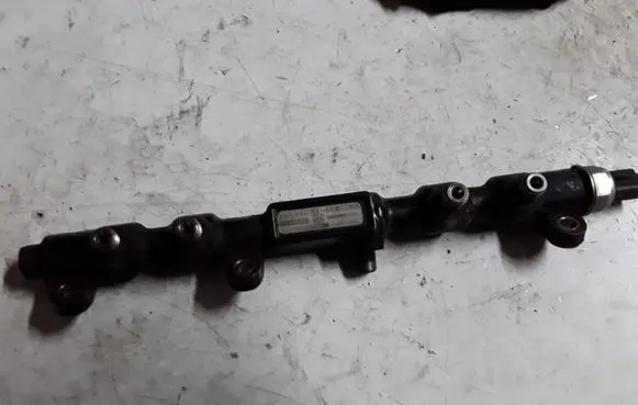 Ford Mondeo Mk III Fuel main line pipe 2S7Q9D280AD R9144Z050A