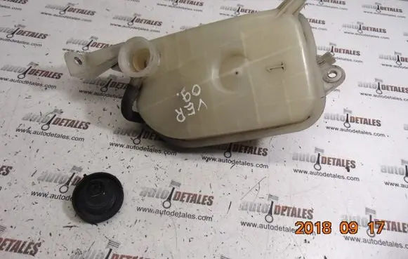 Toyota Verso Coolant expansion tank/reservoir 164800D030