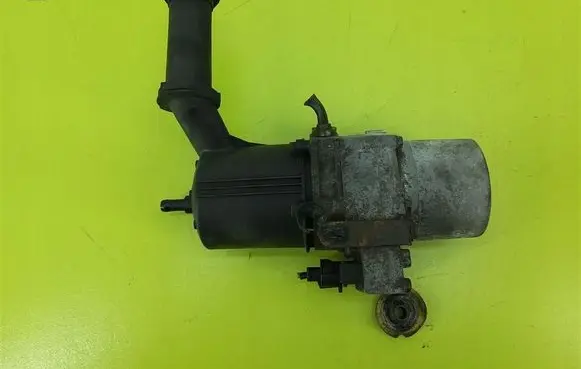 Peugeot 307 Power steering pump 9645102480