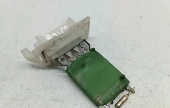 Mercedes-Benz Vaneo W414 Heater blower motor/fan resistor A1688200897