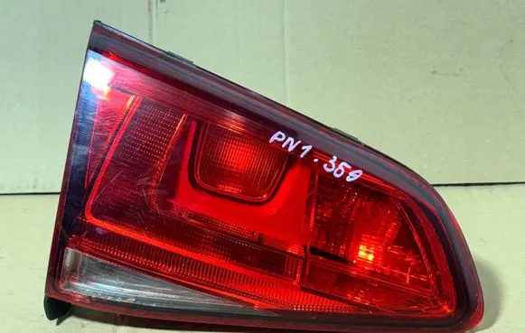 Volkswagen Golf VII Tailgate rear/tail lights 5G0945093AD