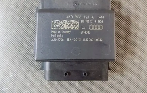 Audi A7 S7 4K8 Fuel injection pump control unit/module 4K0906121A