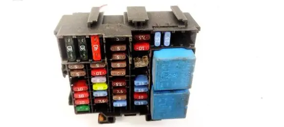 Dacia Sandero Fuse box set 20240077