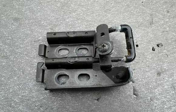 Nissan Patrol Y60 Rear door check strap stopper 9057406J00