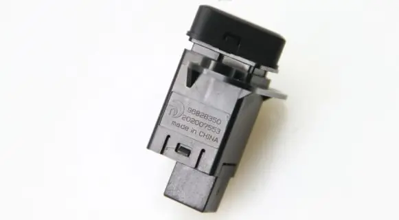 Chevrolet Cruze Hazard light switch 96828350