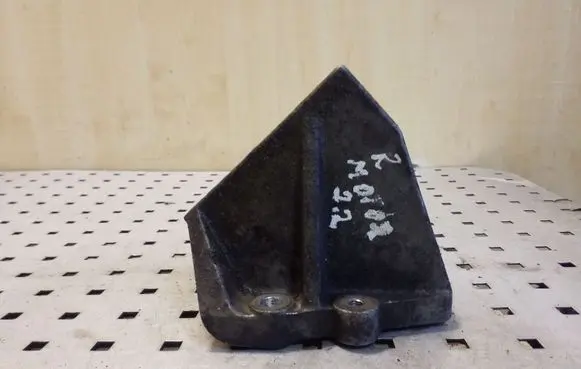 Opel Frontera B Engine mounting bracket